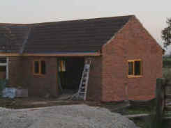 roofdone.JPG (52334 bytes)